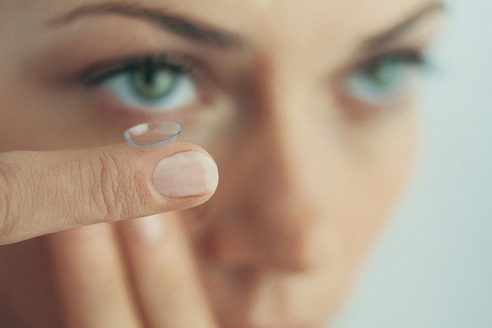 Как правильно подобрать и носить контактные линзы
